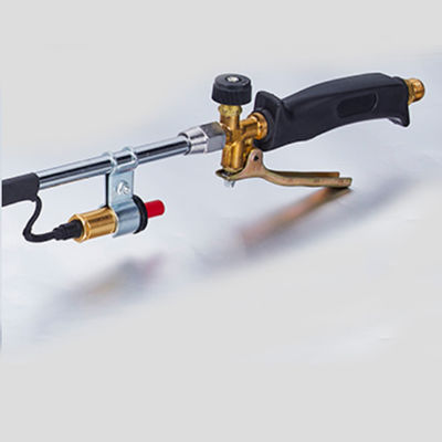3200g/hの燃料消費量とプッシュボタンの点火器