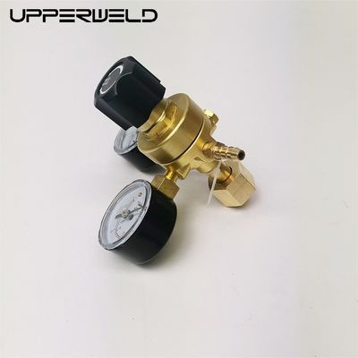 UPPERWELD プロフェッショナル・ウェルディング用のために設計された二段階酸素調節器