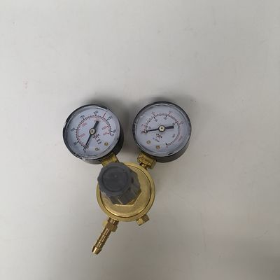産業用環境における個別圧力削減のためのダブルヘッドガス調節器